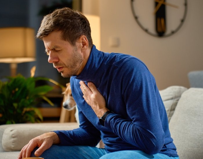 how to tell the difference between chest pain and heartburn